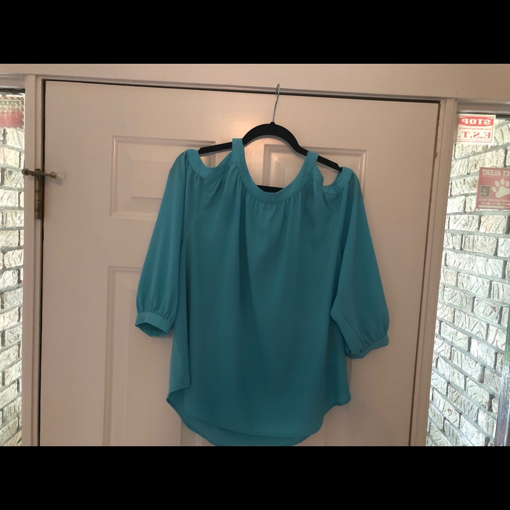 Aqua cold shoulder flowy top...tie in back accent